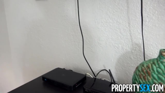 Член для худой брюнетки - #1